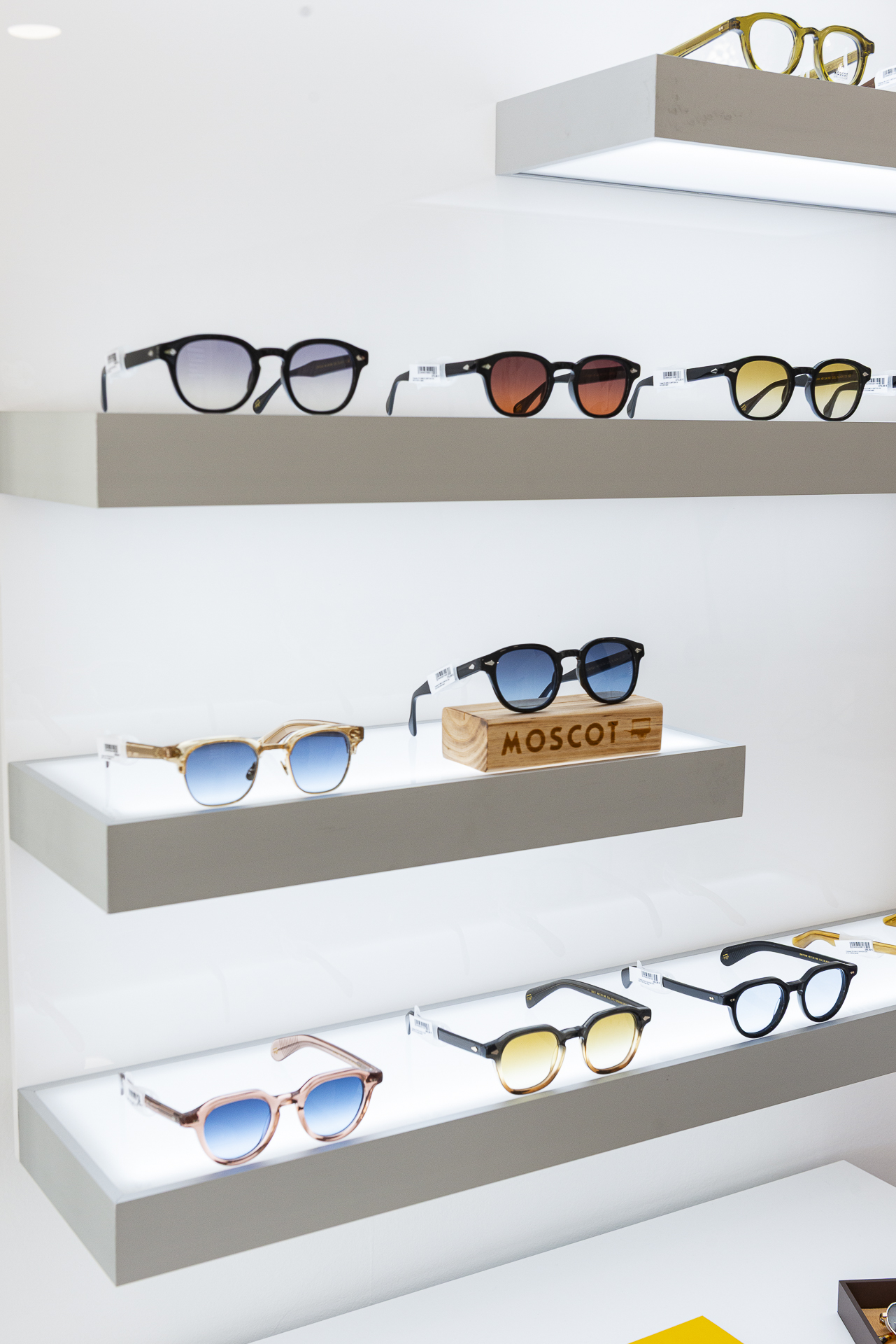 espositore occhiali moscot spoleto